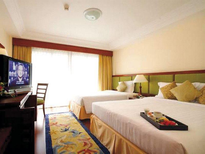 Kalim Resort Patong Bagian luar foto