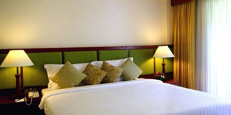 Kalim Resort Patong Bagian luar foto