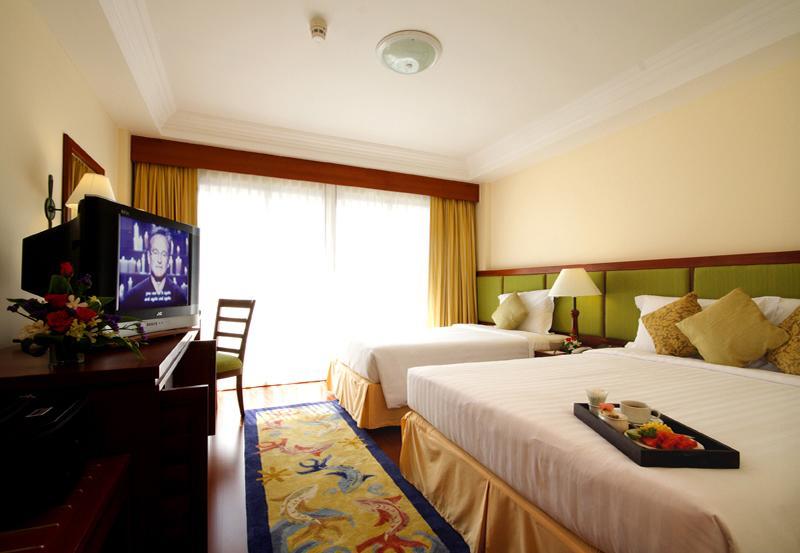 Kalim Resort Patong Bagian luar foto