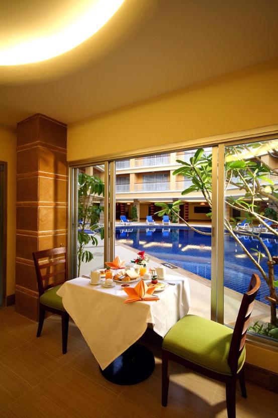Kalim Resort Patong Bagian luar foto